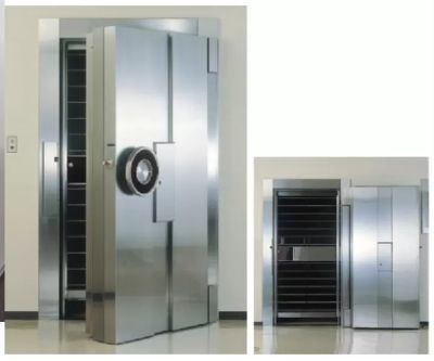 金庫扉スイング